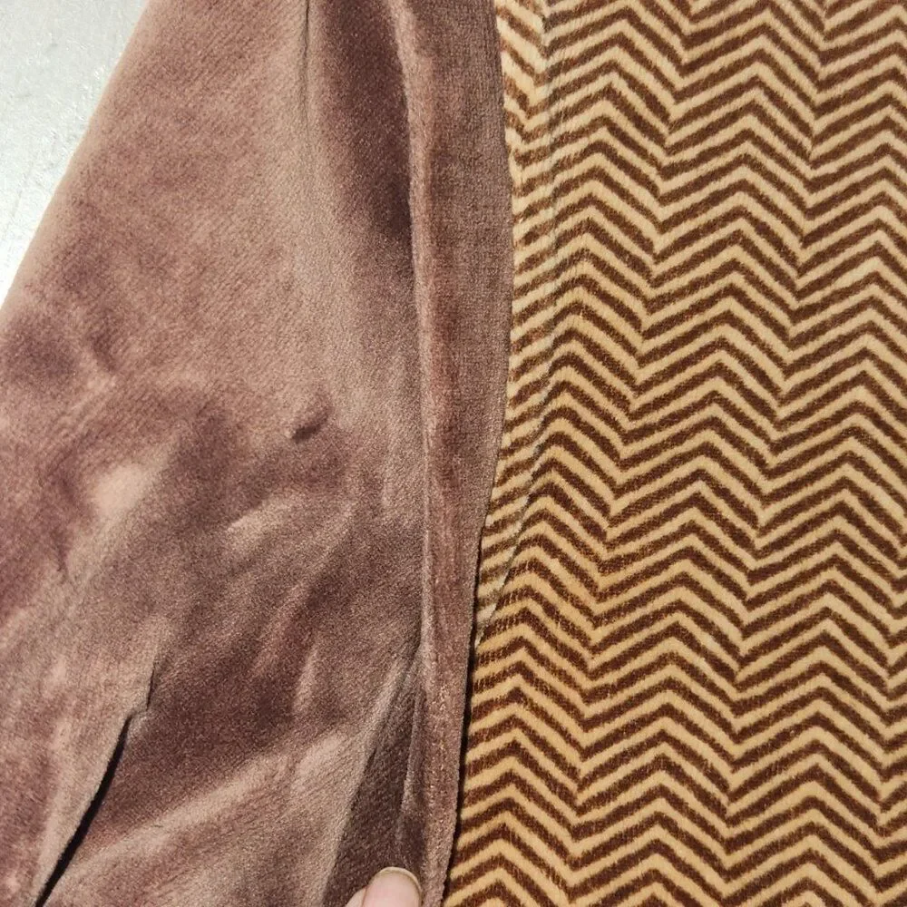 Vintage Chevron Hooded Zip Up Sweater - Picture 5 of 6